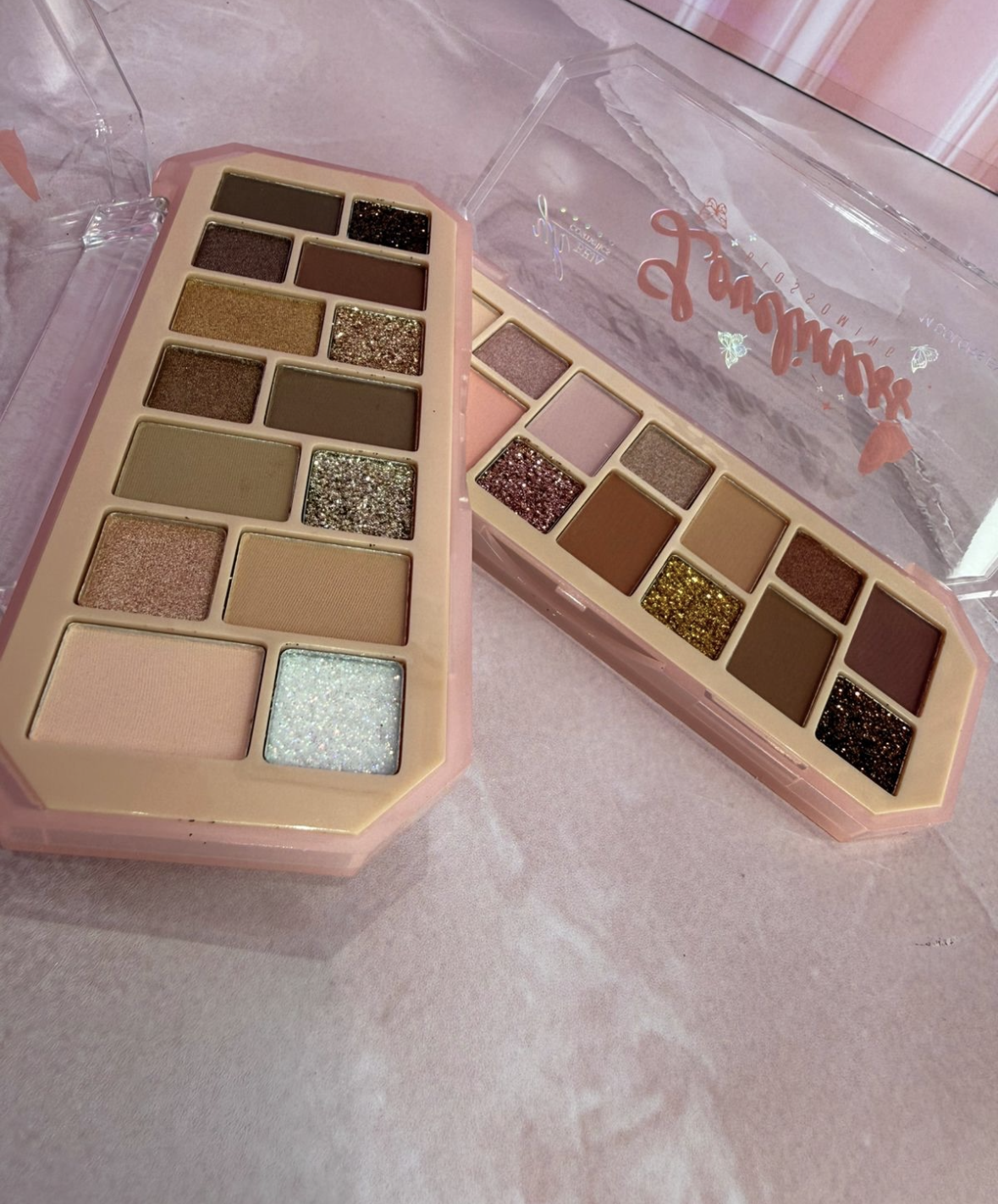 Paleta de Sombras Loveliness - Beauty Glazed (15 Tonos)